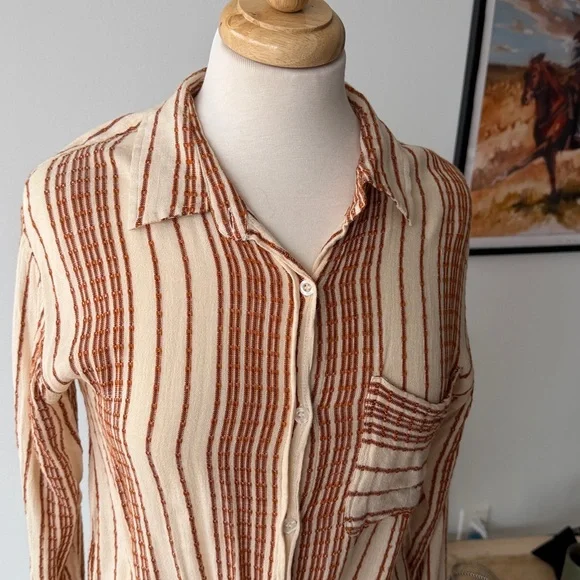 Lightweight button down - Picture 3 of 4